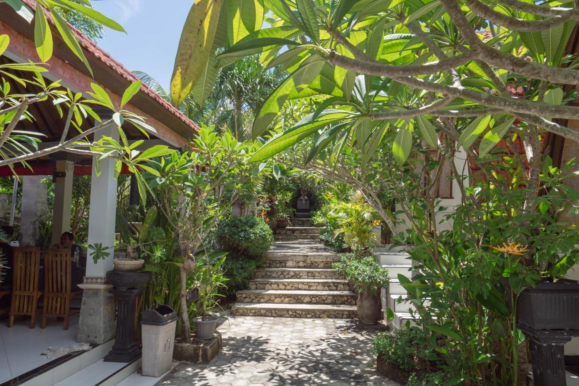 Ratu Cottage By Ourstory Travels Batununggul エクステリア 写真