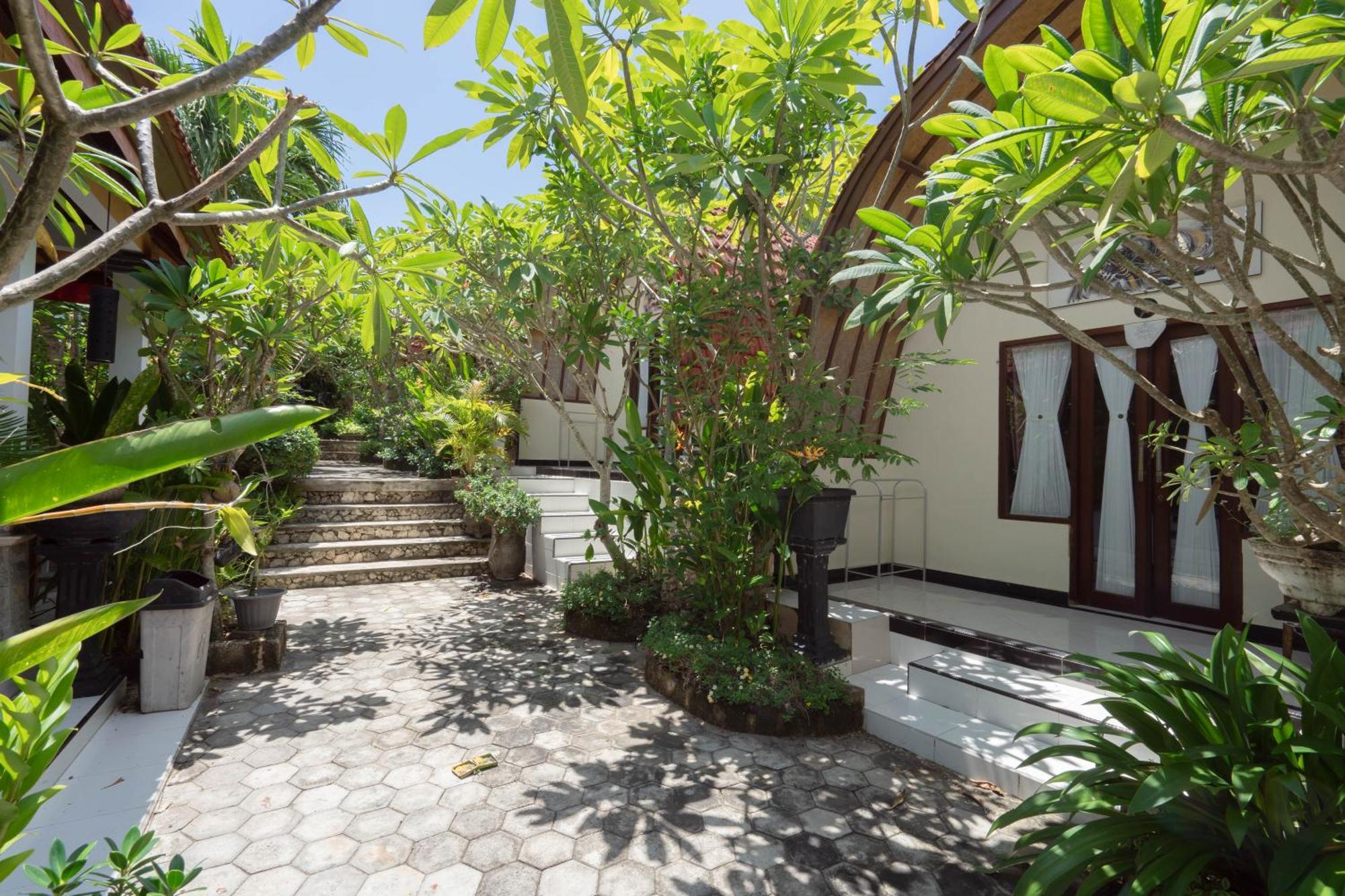 Ratu Cottage By Ourstory Travels Batununggul エクステリア 写真