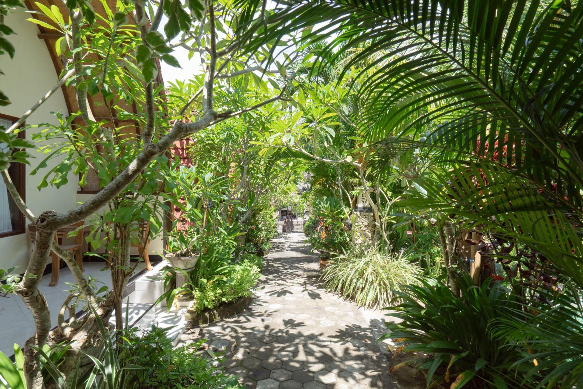 Ratu Cottage By Ourstory Travels Batununggul エクステリア 写真